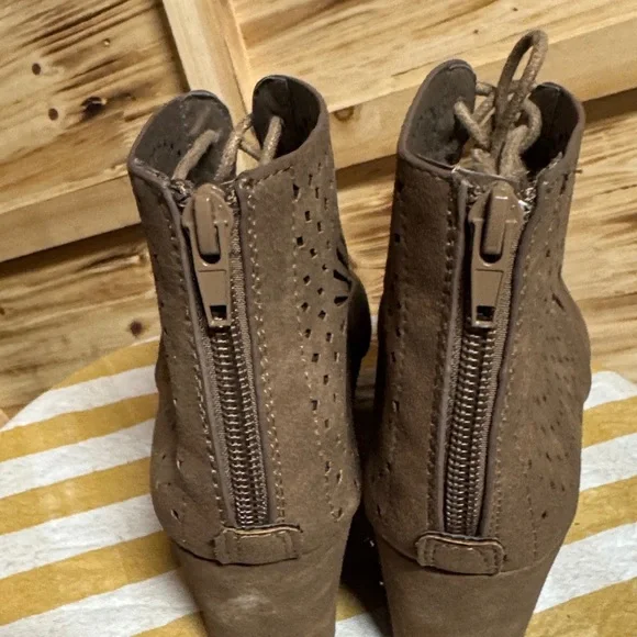 Pierre Dumas Brown Peep-Toe Wedges - Picture 4 of 5